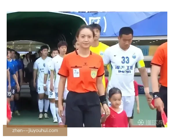 女足裁判在男足高级别比赛执法增多 业务能力获得广泛认可